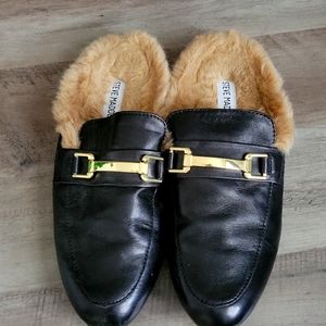 Steve Madden Black with Tan Fur Slip on Loafers size 9